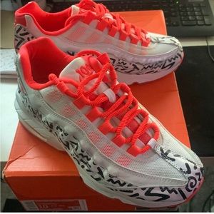 SOLD SOLD SOLD NIKE AIR MAX SIZE 6.5 Y